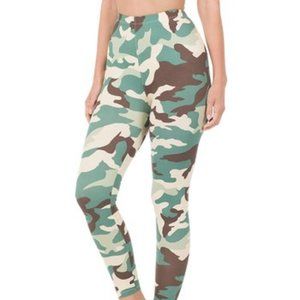 NWT Green Camo Leggings - Size M